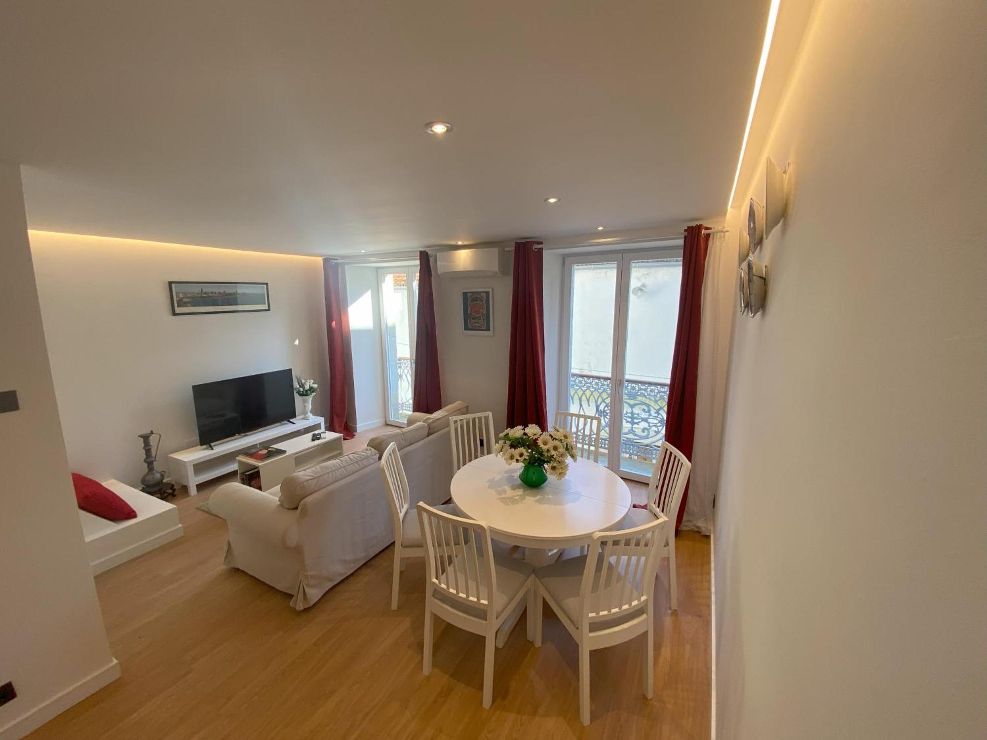 Apartamento En El Casco Antiguo De Bayona Байона Екстериор снимка